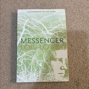 Messenger by Lois Lowry Book